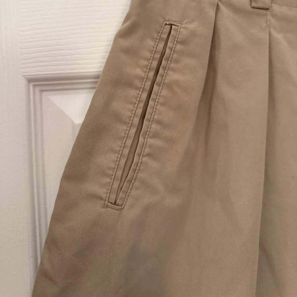 Chaus Sport Pleated Shorts Size 8 Vintage Tan